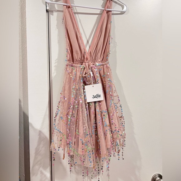 Selfie Leslie A-line Deep V Neck Sequin Dress - Picture 3 of 4